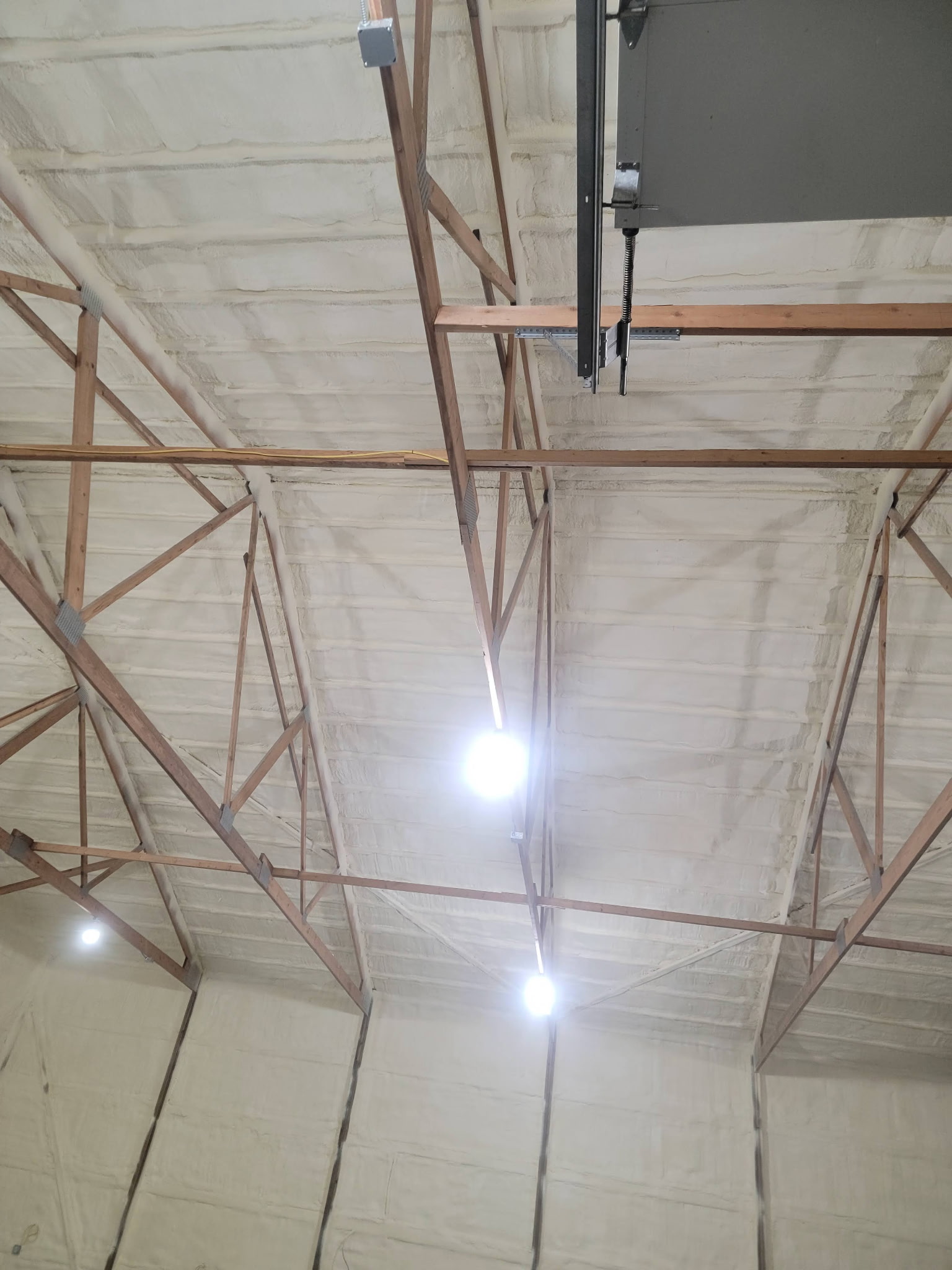 Blown-in cellulose installation